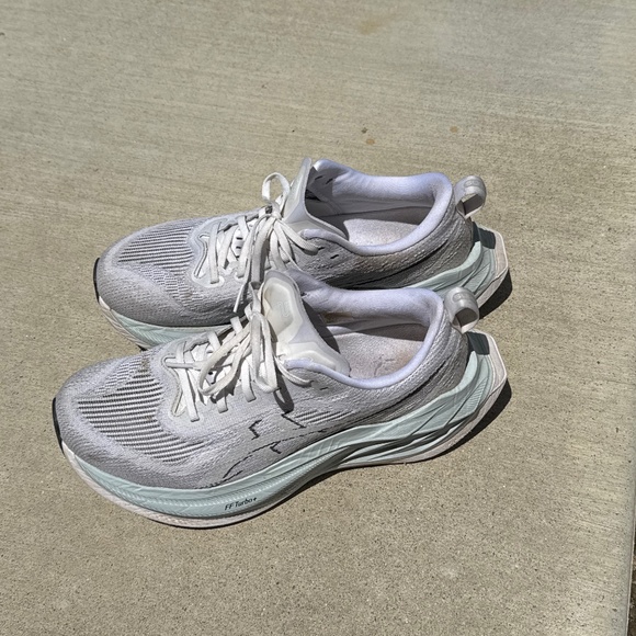 Asics Superblast 2 (Women's 8.5, Men's 7) - Picture 9 of 9